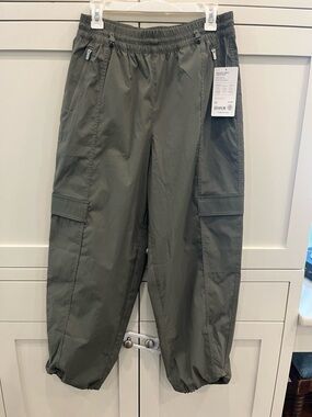 NWT Athleta Cascade Cargo Poplin Pants